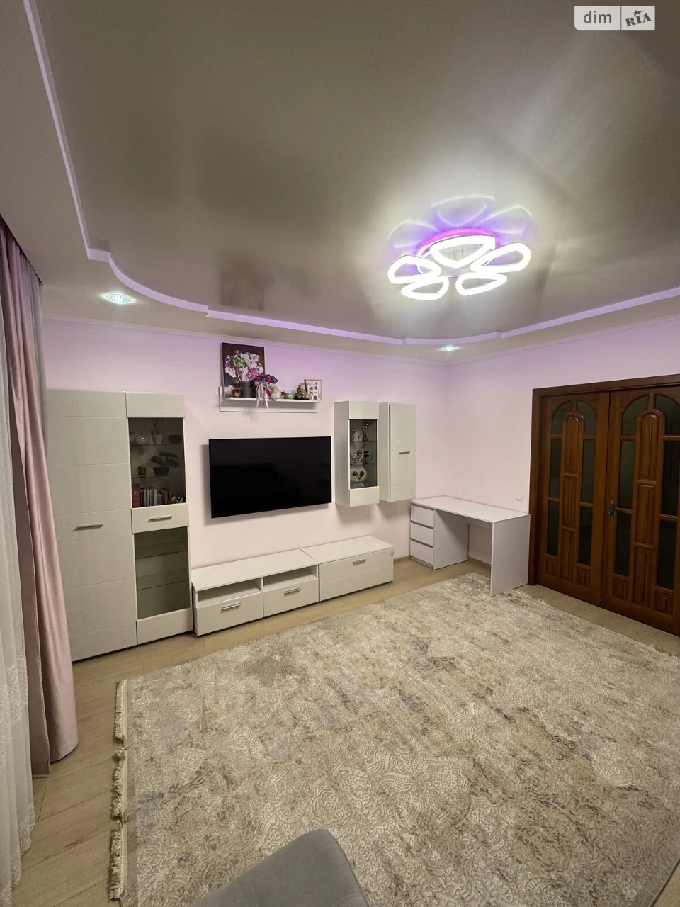 Sale of Apartment Near Estate