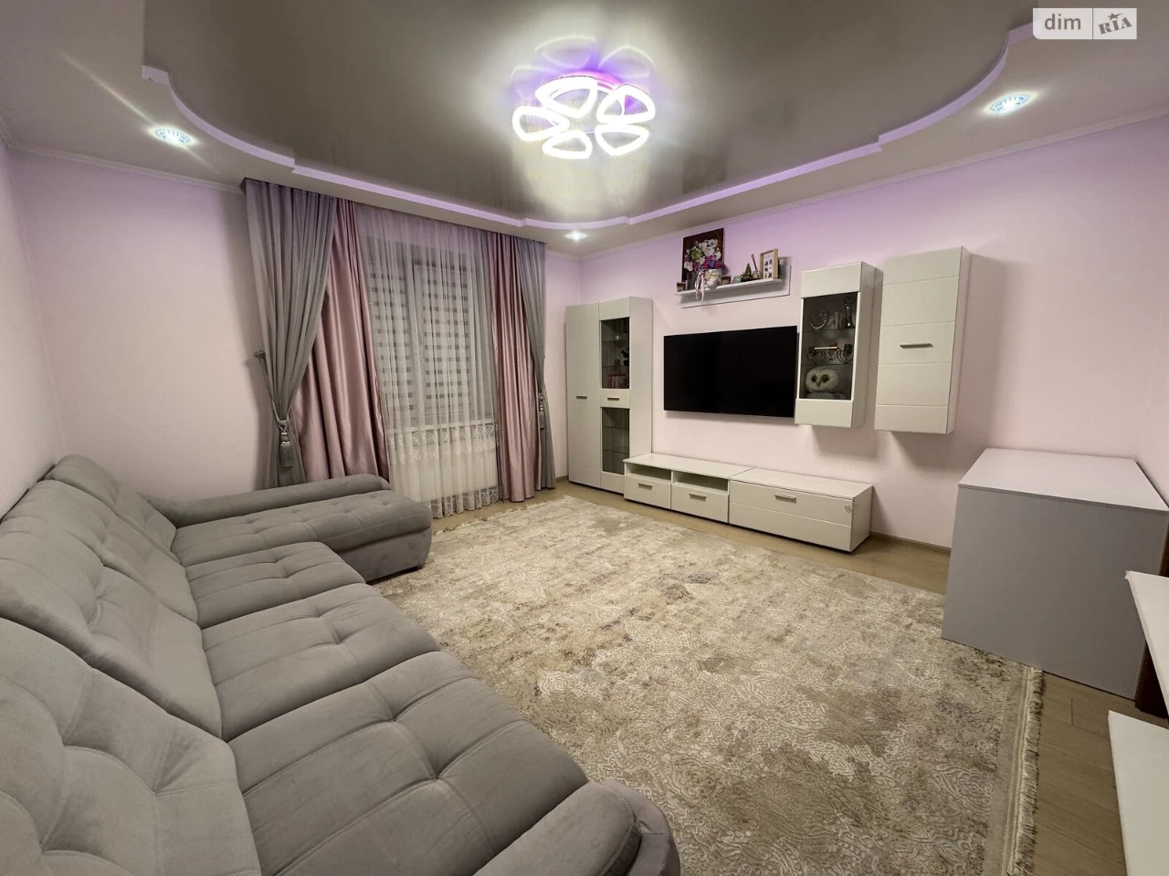 Sale of Apartment Near Estate