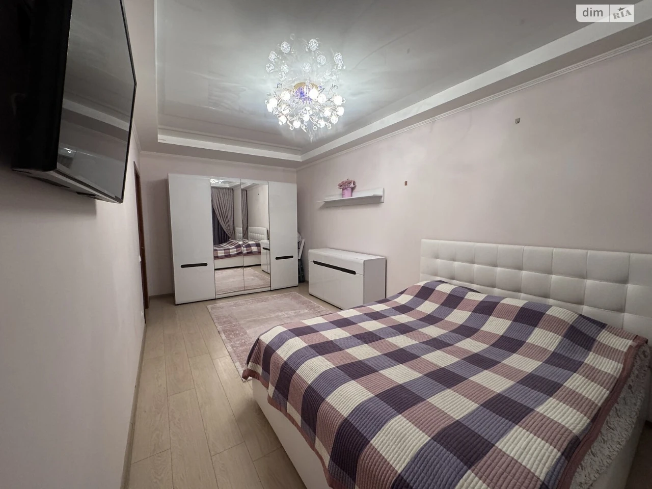 Sale of Apartment Near Estate