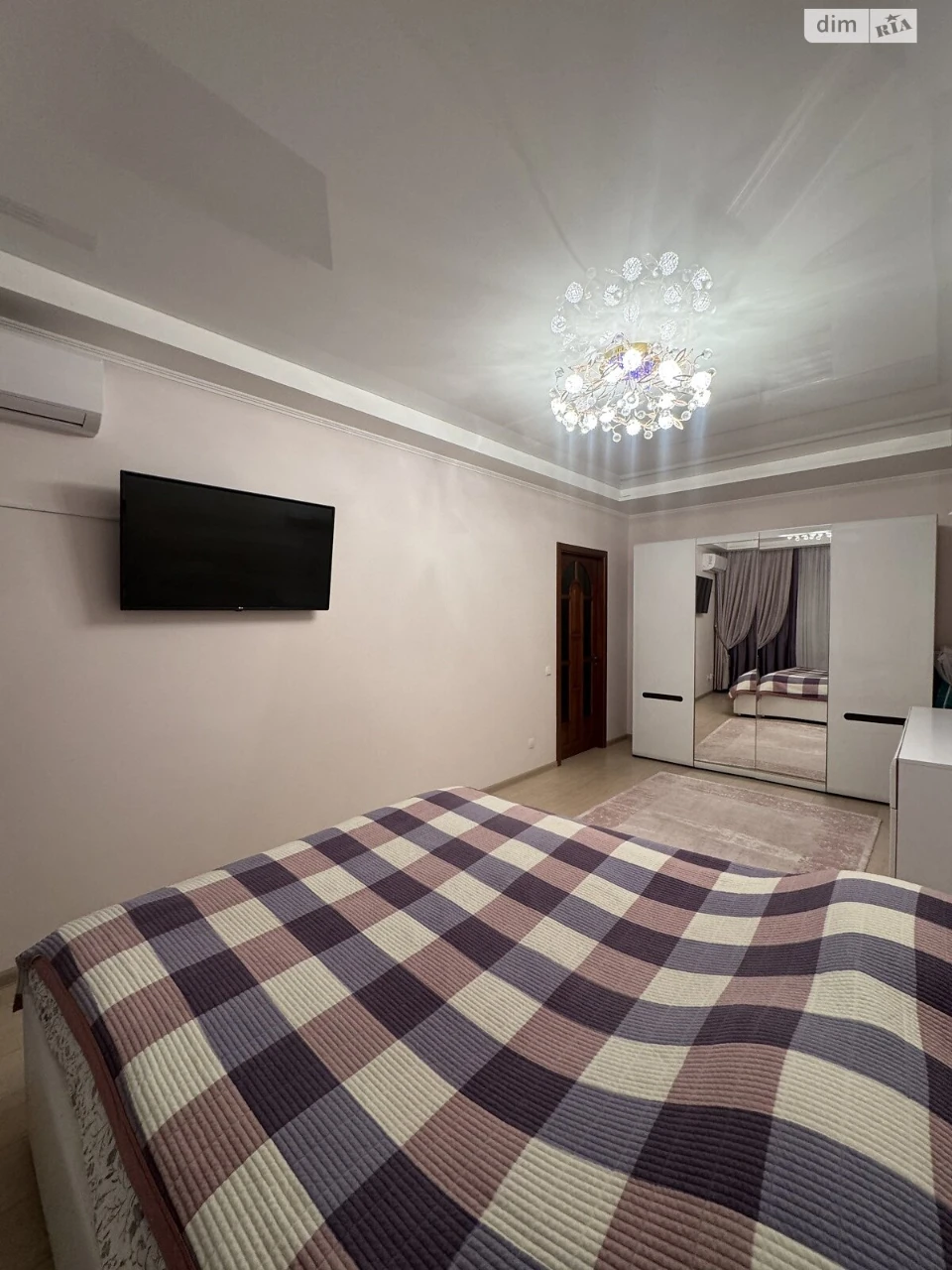 Sale of Apartment Near Estate