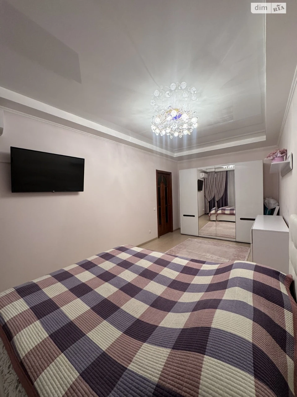 Sale of Apartment Near Estate