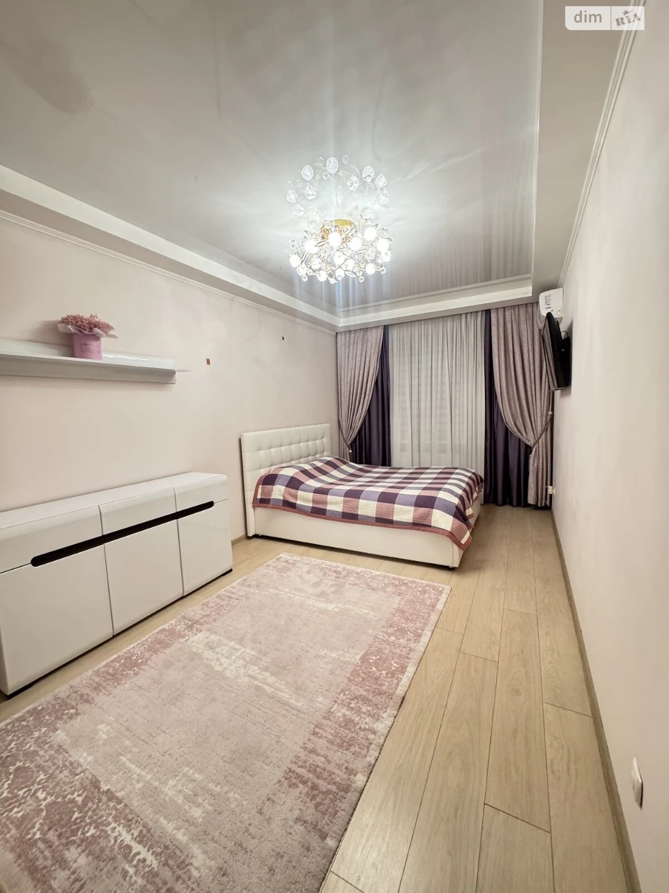 Sale of Apartment Near Estate