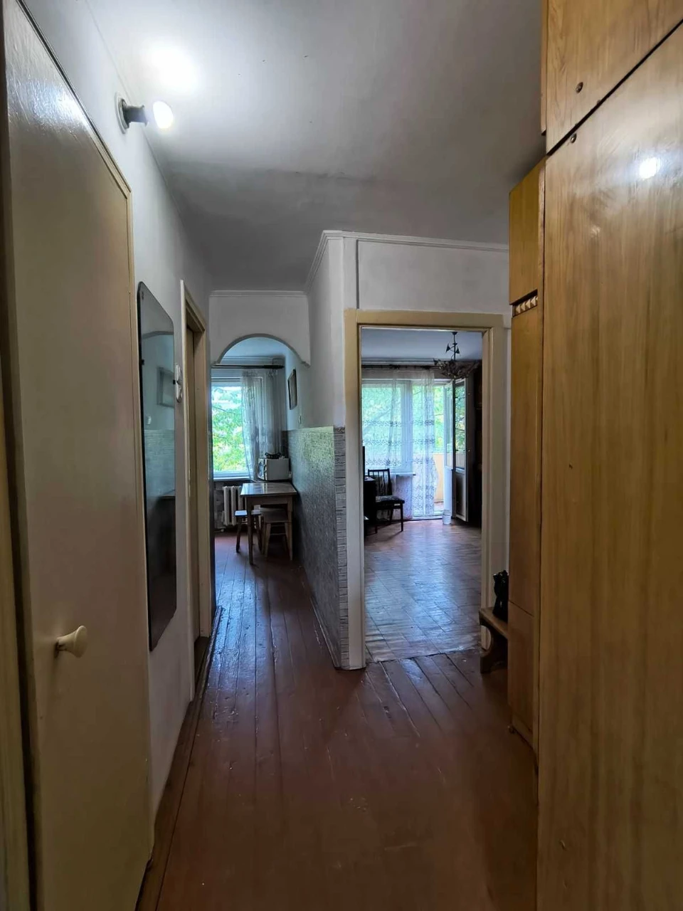 One-bedroom apartment on Dovzhenko Street