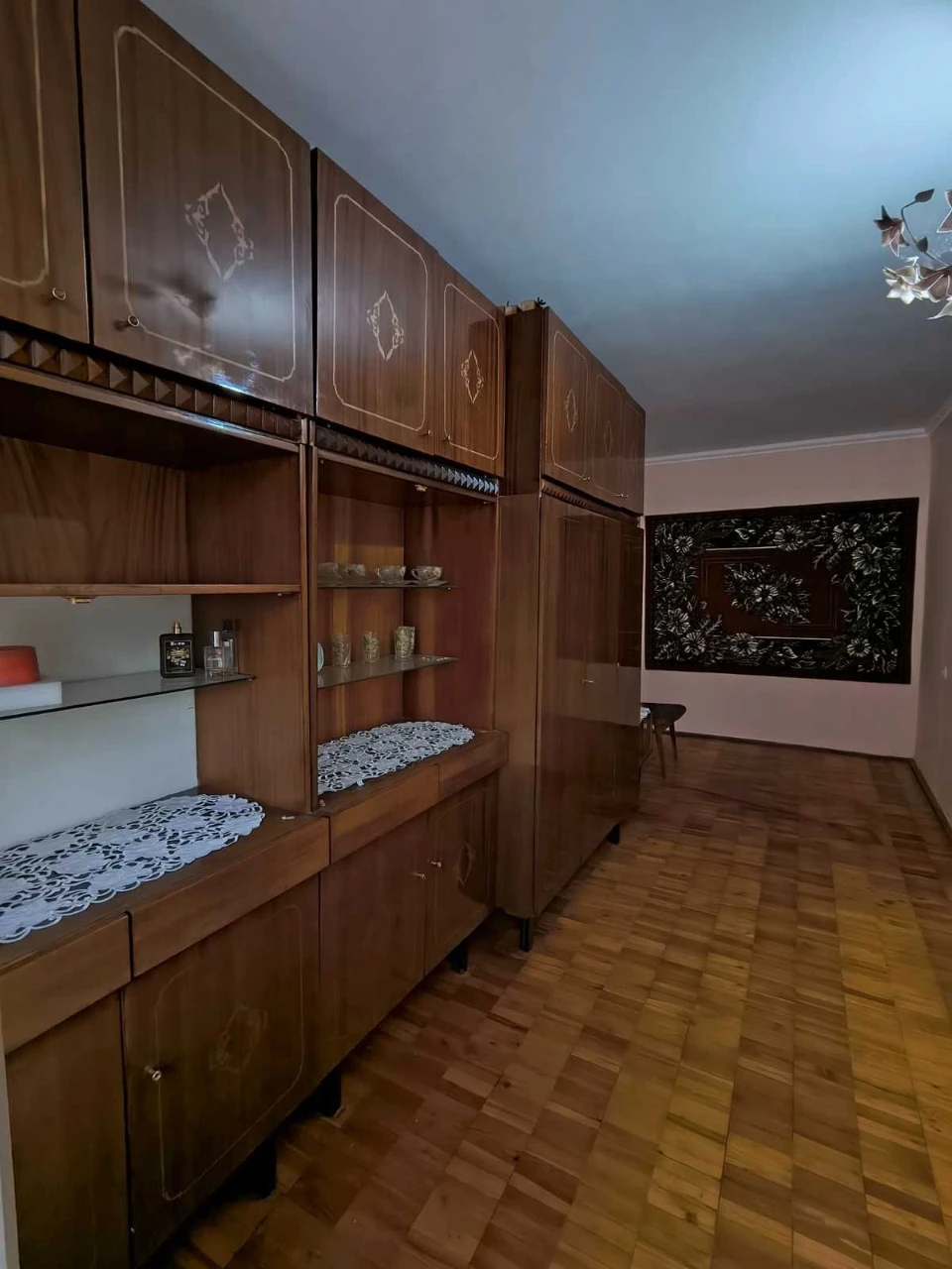 One-bedroom apartment on Dovzhenko Street