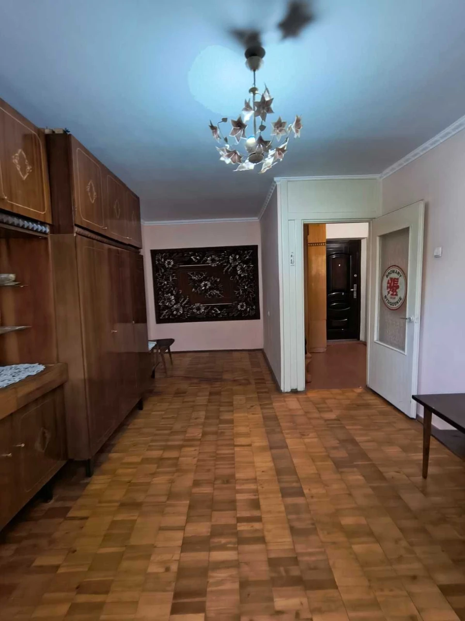 One-bedroom apartment on Dovzhenko Street