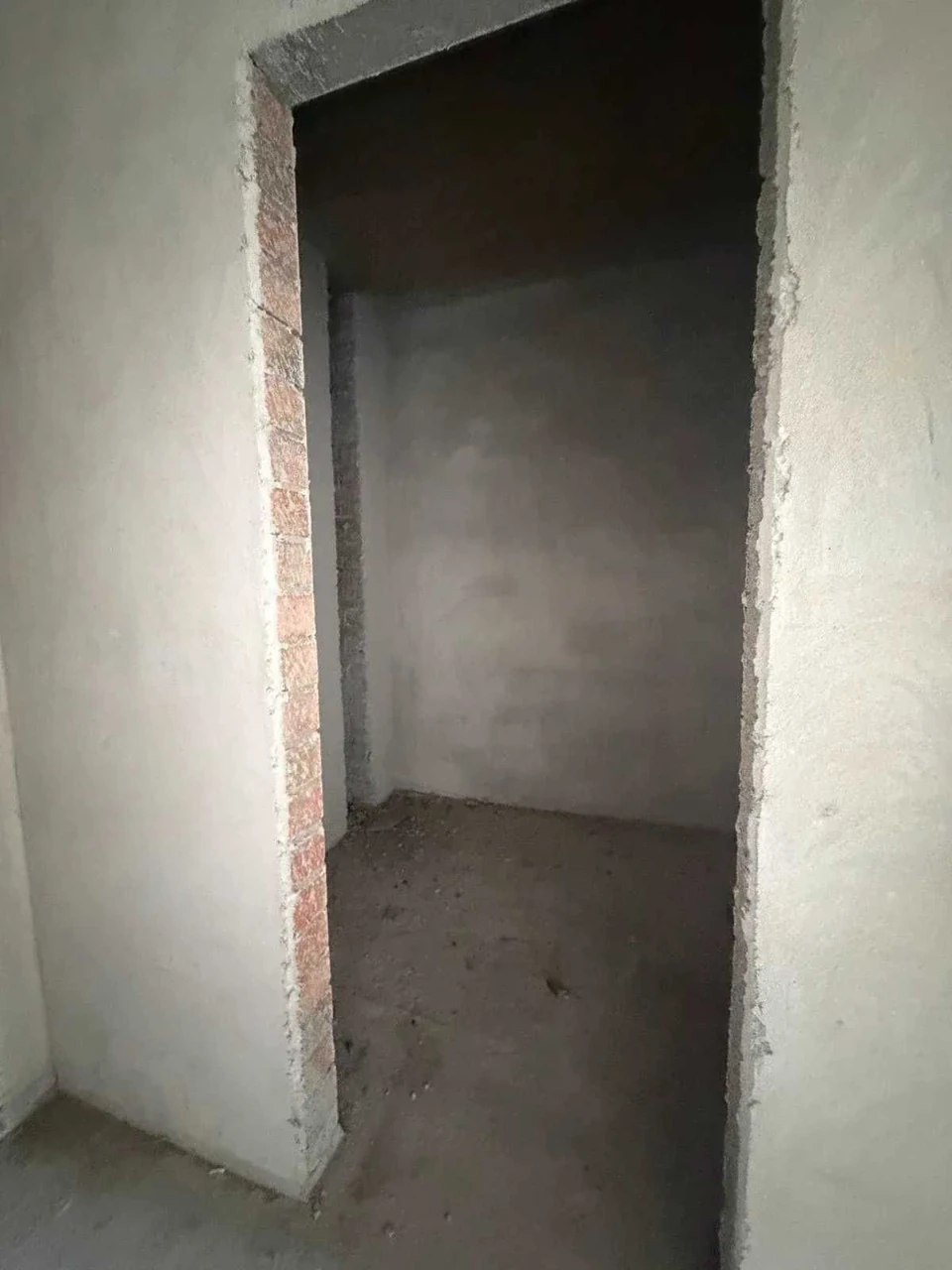 Sale of a ready-to-renovate 1-bedroom apartment in the Urozhayni residential complex