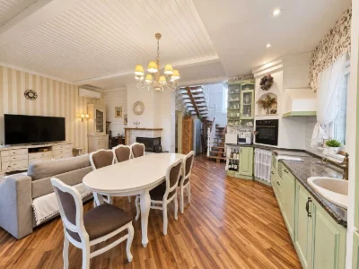 Продаж будинку, 2 поверхи. 4 кімнати. 160 м2. 25 соток. + Га