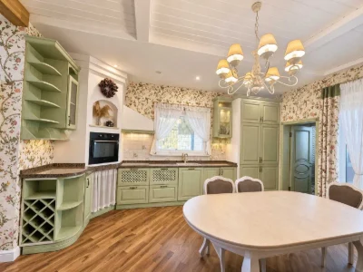Продаж будинку, 2 поверхи. 4 кімнати. 160 м2. 25 соток. + Га