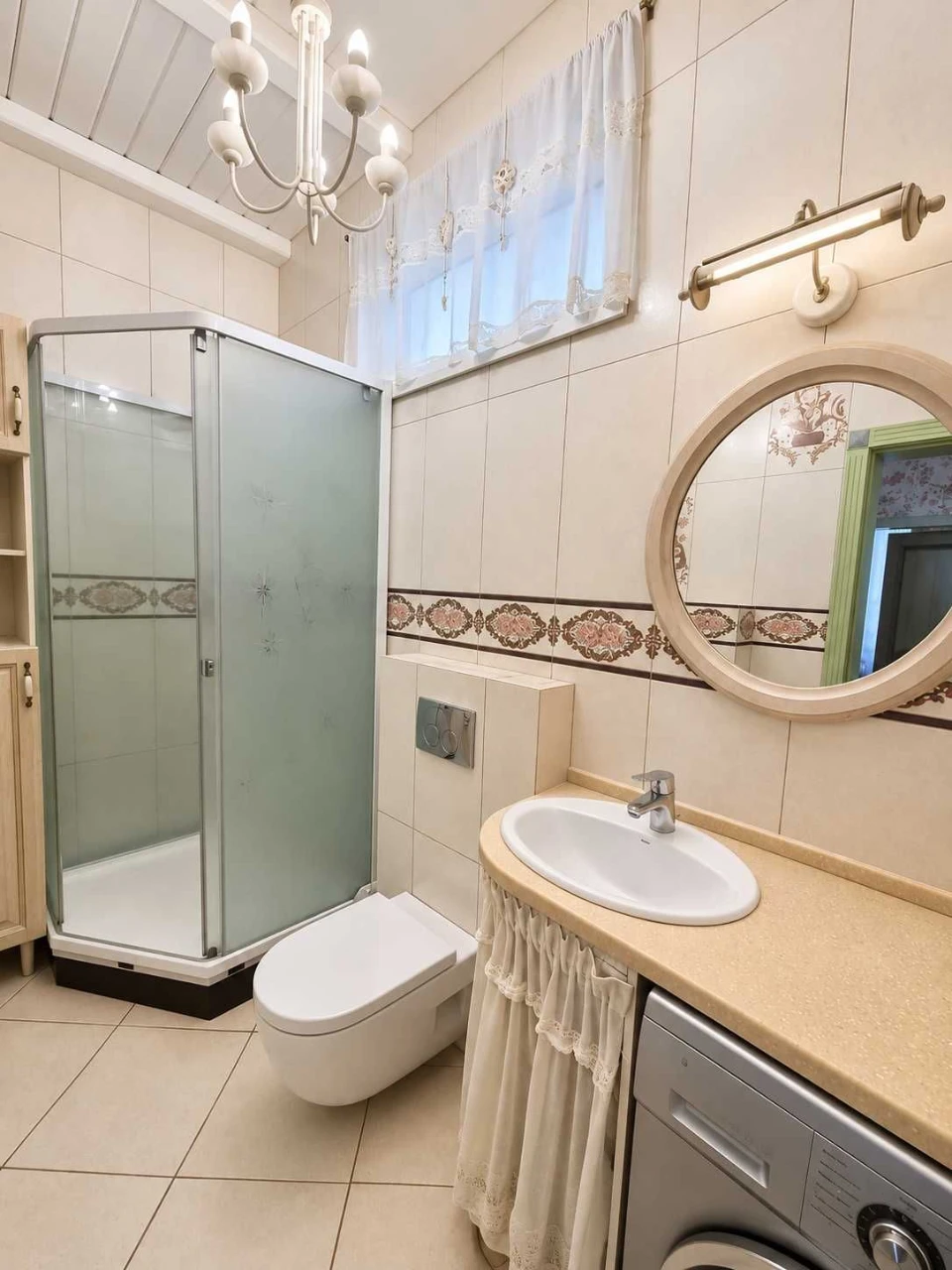 Продаж будинку, 2 поверхи. 4 кімнати. 160 м2. 25 соток. + Га