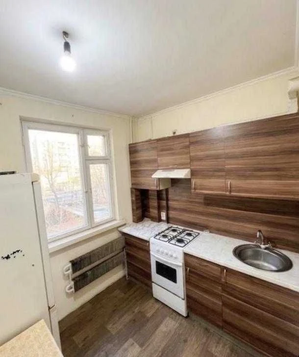 Продам квартиру 1 ком,  Роганский жилмассив.