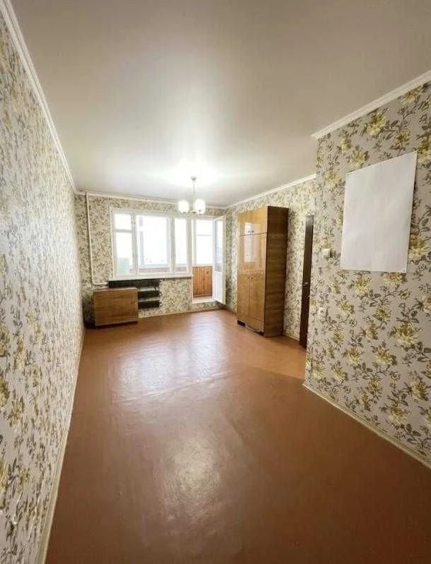 Продам квартиру 1 ком,  Роганский жилмассив.