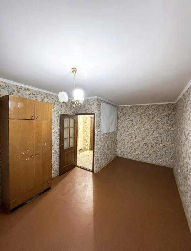 Продам квартиру 1 ком,  Роганский жилмассив.
