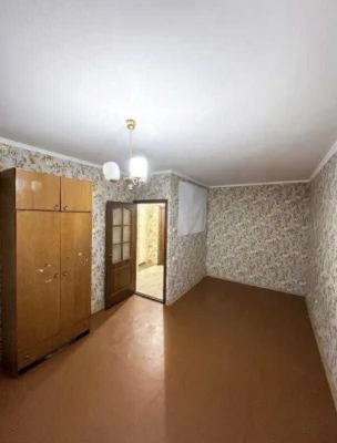 Продам квартиру 1 ком,  Роганский жилмассив.
