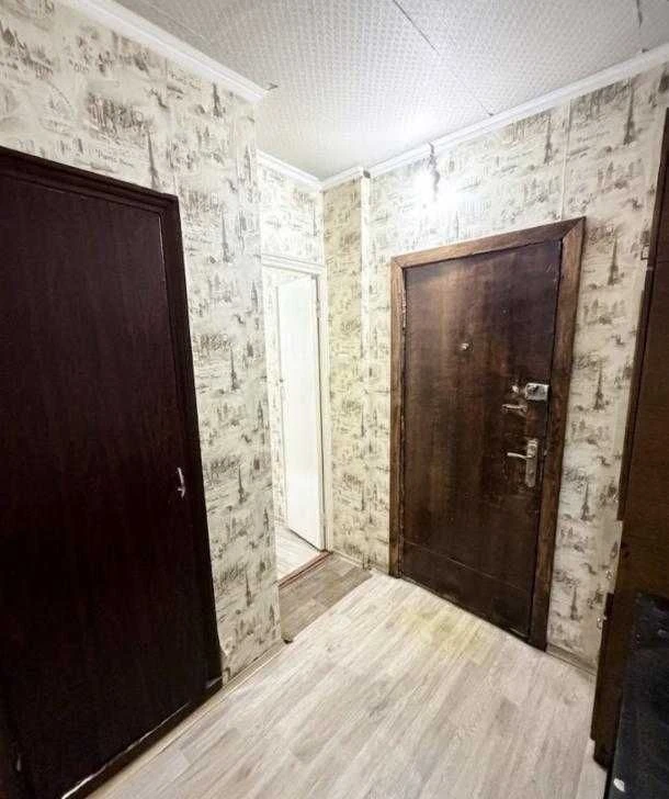 Продам квартиру 1 ком,  Роганский жилмассив.