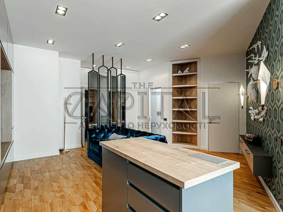 Apartment. Kyiv, Saperne Pole st.