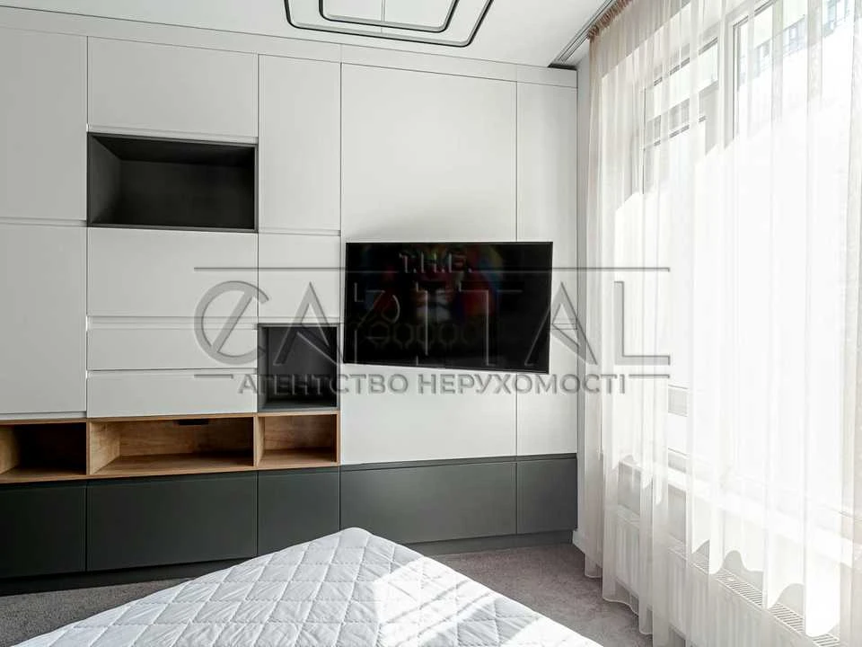 Apartment. Kyiv, Saperne Pole st.