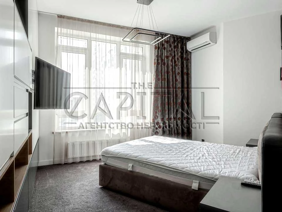 Apartment. Kyiv, Saperne Pole st.
