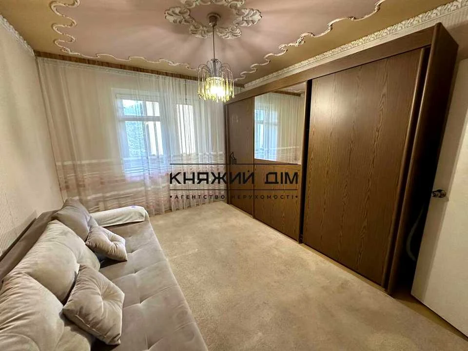 Apartment. Kharkiv Street, Kyiv