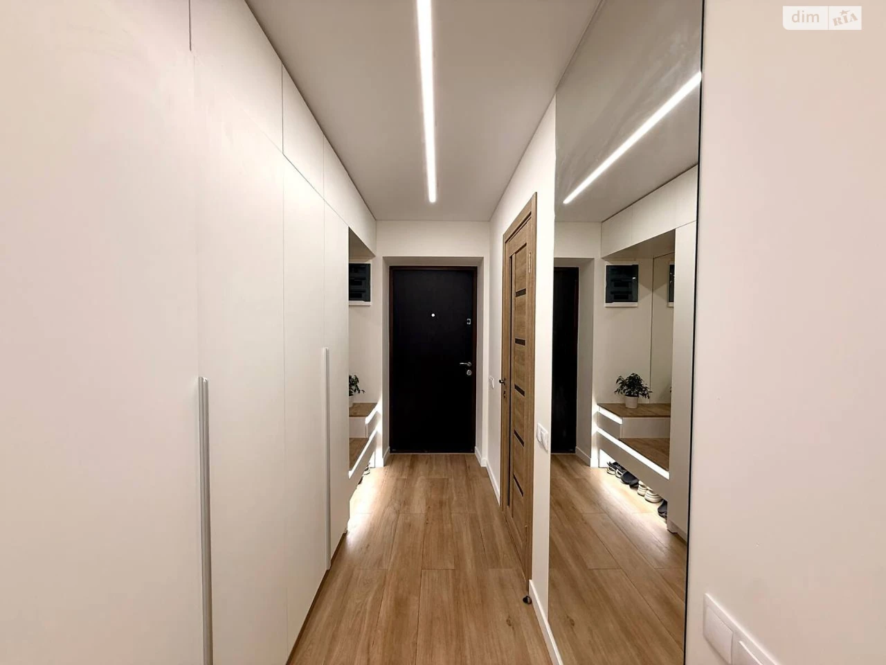 For sale Apartment Zaliznychny