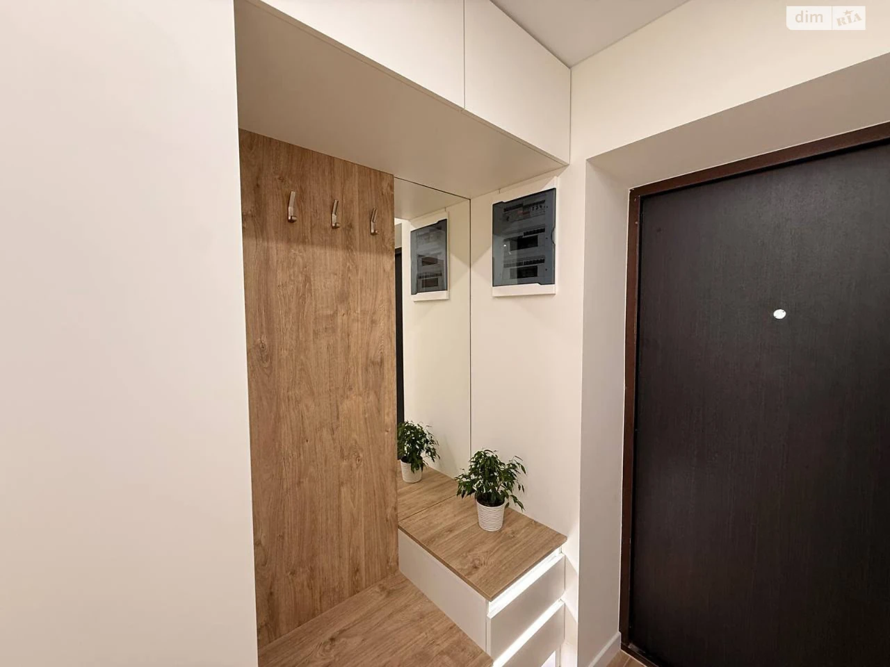 For sale Apartment Zaliznychny