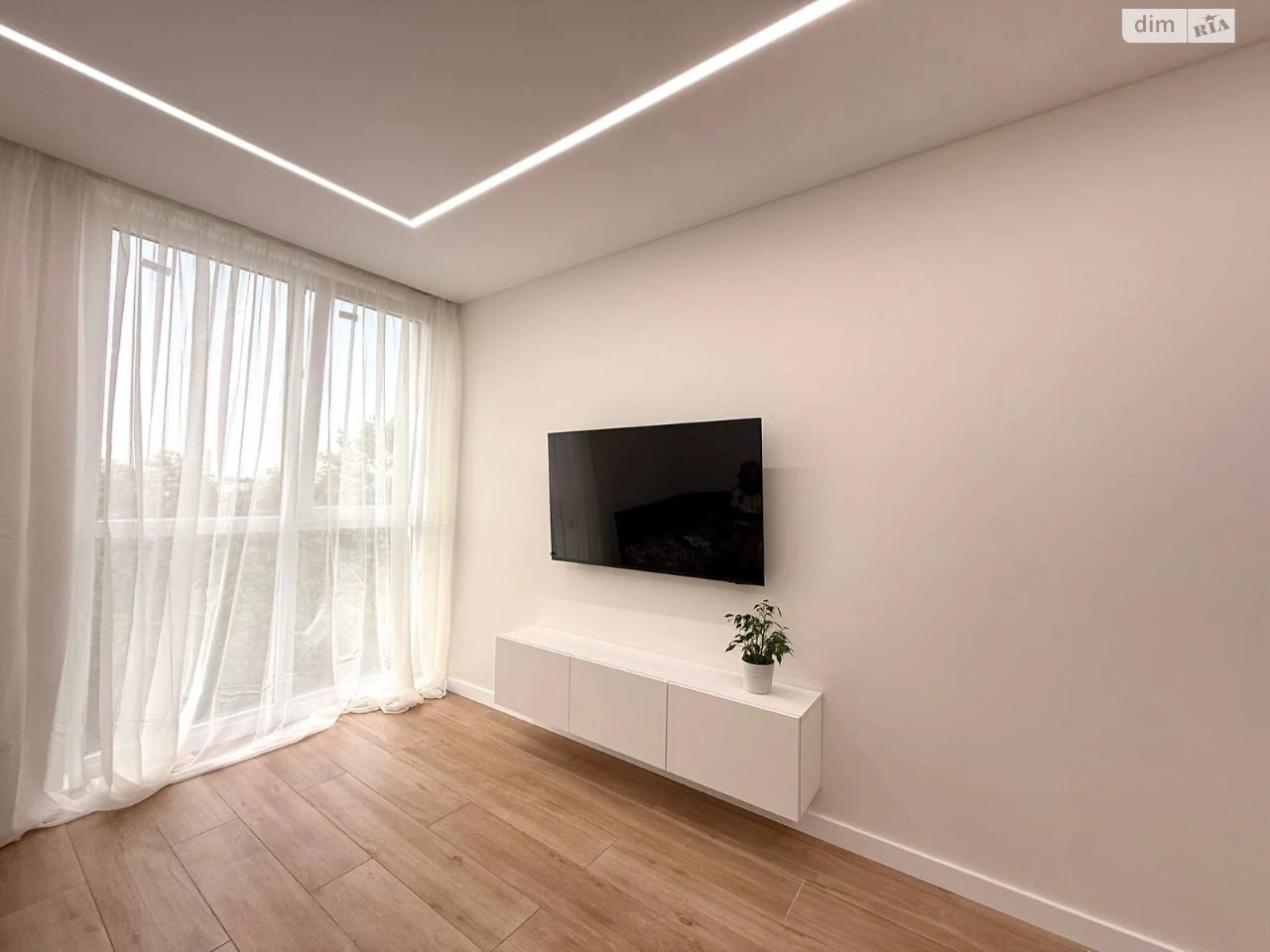 For sale Apartment Zaliznychny