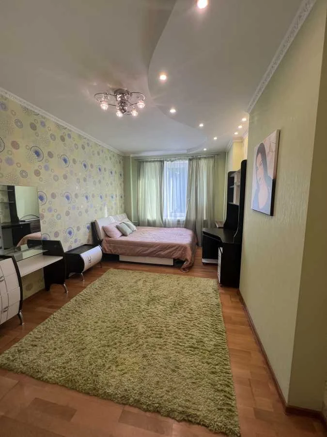 Продається велика квартира в Києві, Солом'янський район