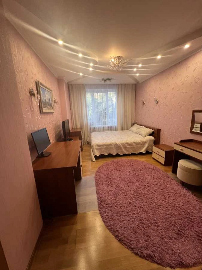 Продається велика квартира в Києві, Солом'янський район
