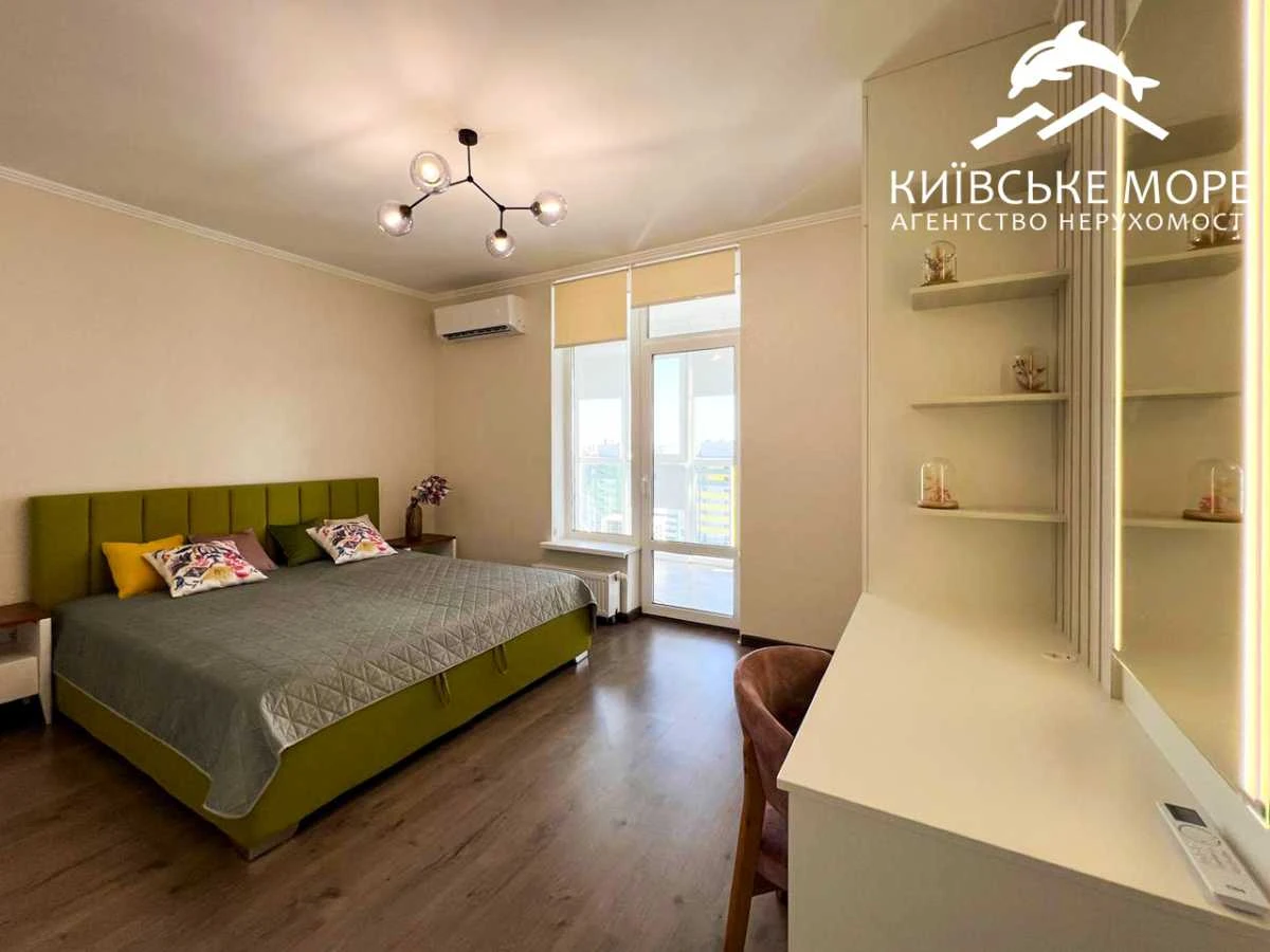 Продається трикімнатна квартира (96 м²) у Києві, Подільський район