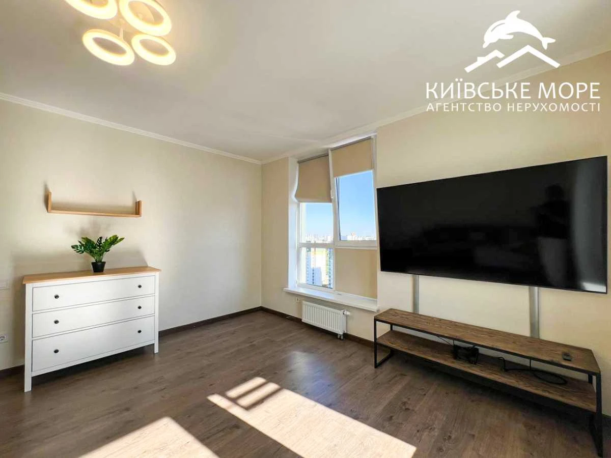 Продається трикімнатна квартира (96 м²) у Києві, Подільський район