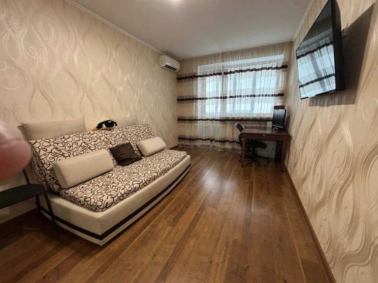 I will sell a beautiful 2-room apartment in Rabochaya, Kirova, Zeleniy Gai