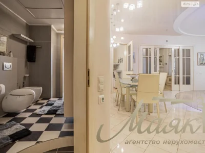 Продаж Квартири в ЖК «Дипломат Холл»