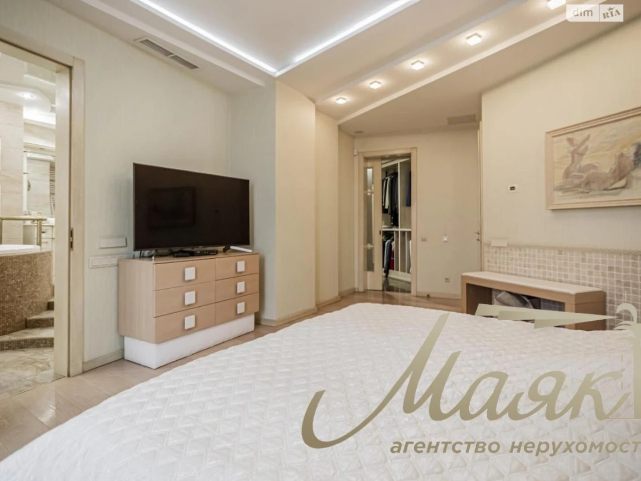 Продаж Квартири в ЖК «Дипломат Холл»