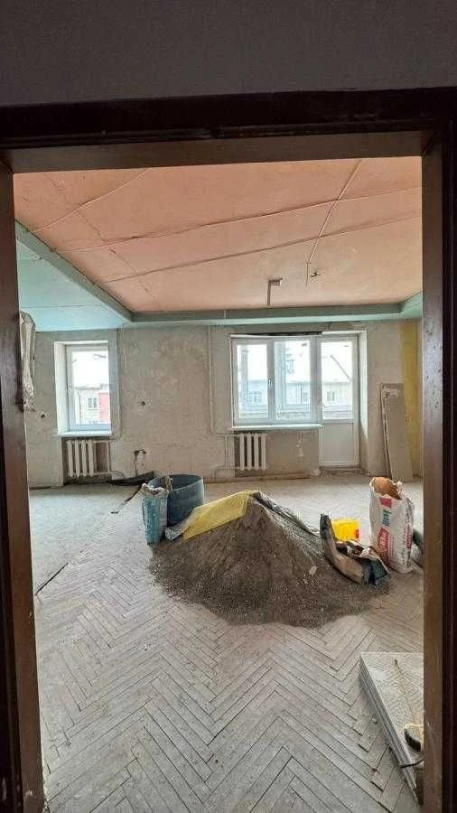 Sale of a 3-room apartment near the lake