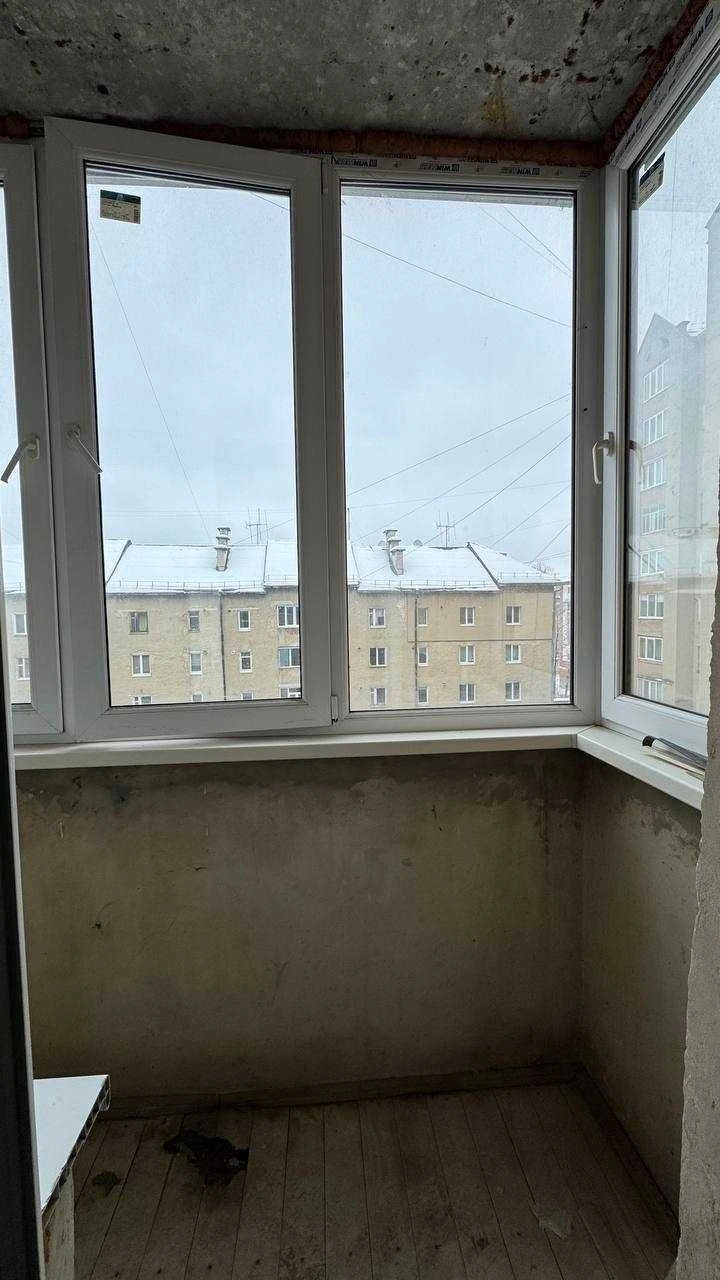 Sale of a 3-room apartment near the lake