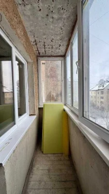 Sale of a 3-room apartment near the lake