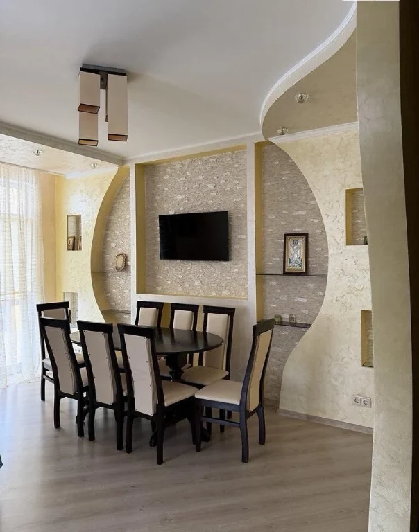 Sale of a 3-story apartment