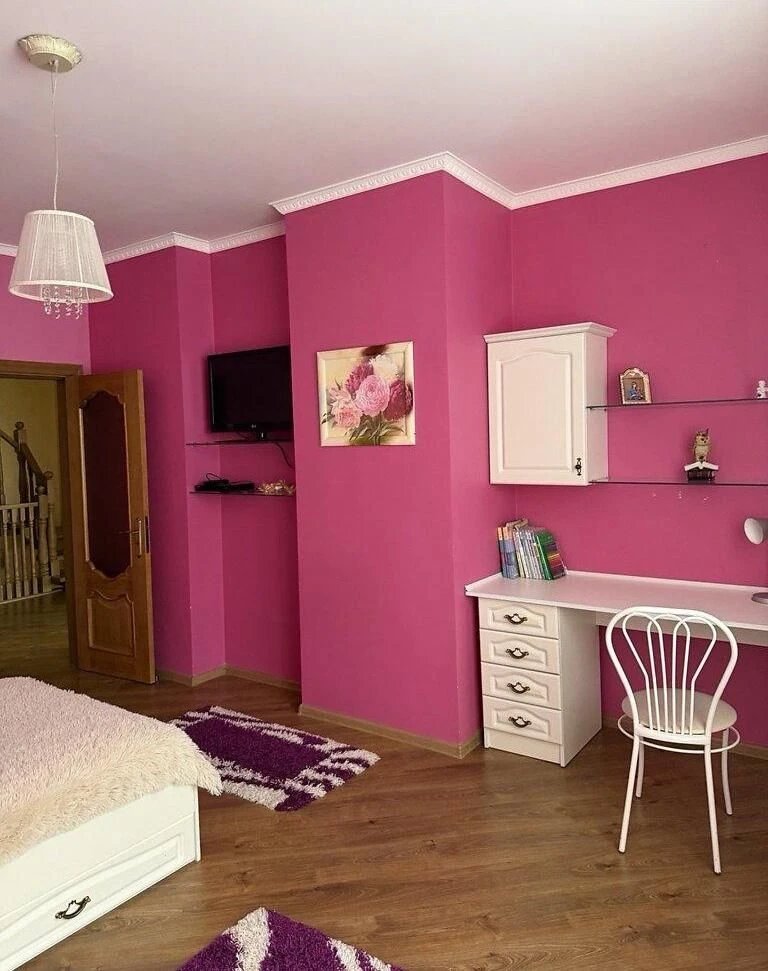 Sale of a 3-story apartment