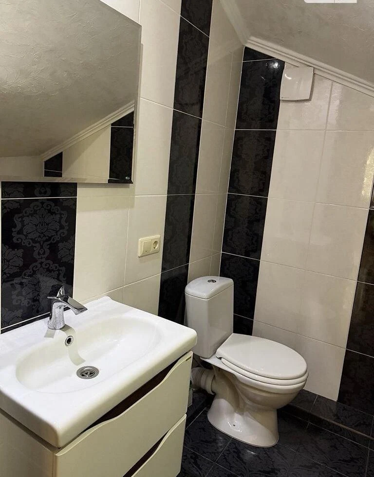 Sale of a 3-story apartment