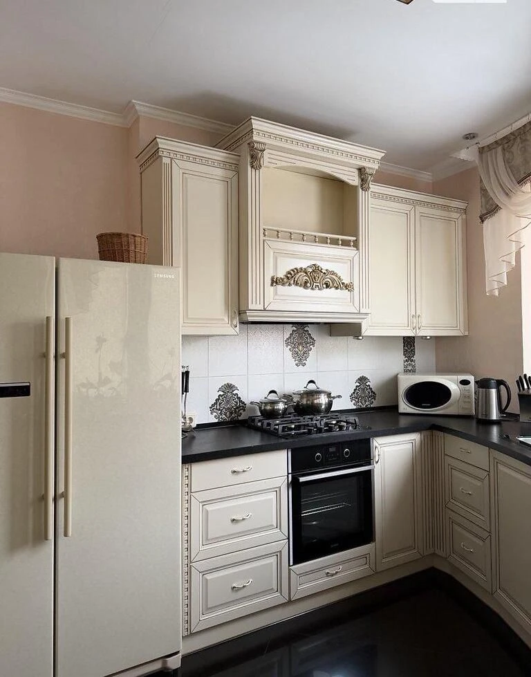Sale of a 3-story apartment