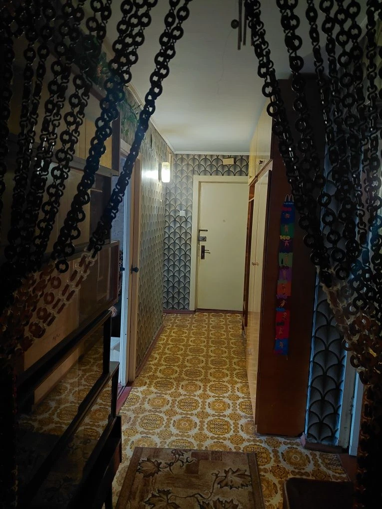 Квартира, 4 кімнати (біля 2-ї міської лікарні)