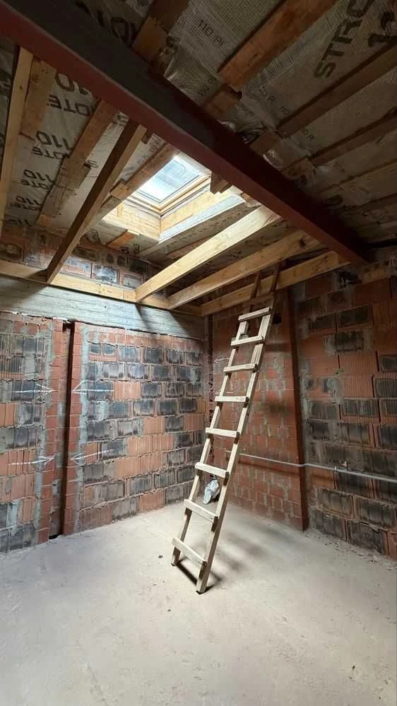 For Sale: 2-bedroom apartment in a townhouse near Yalischyna