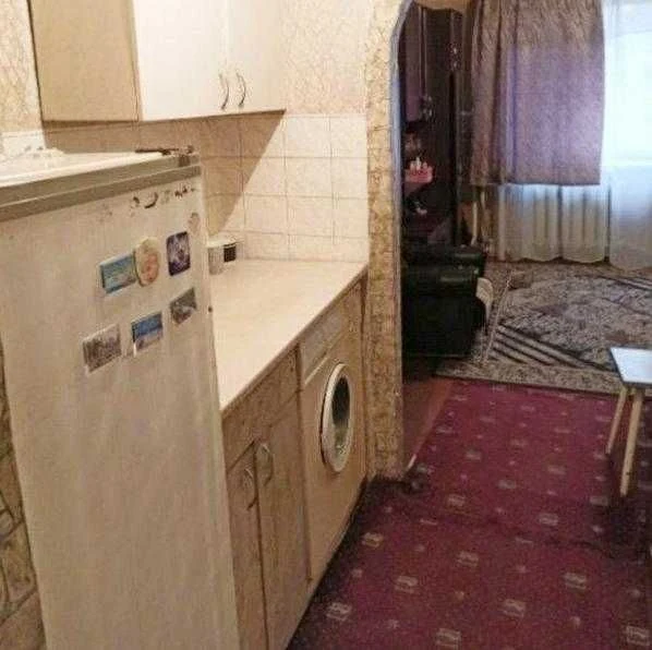 Продається кімната з комунальніми зручностями на Одеської