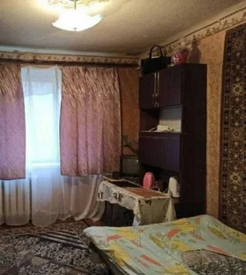 Продається кімната з комунальніми зручностями на Одеської
