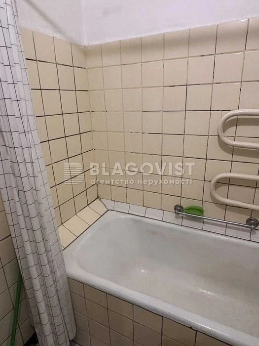 2-room apartment for sale on Dzhokhar Dudayev Street, Solomyansky