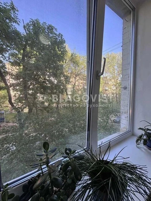2-room apartment for sale on Dzhokhar Dudayev Street, Solomyansky