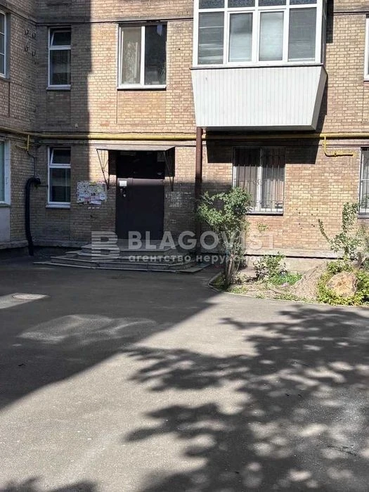 2-room apartment for sale on Dzhokhar Dudayev Street, Solomyansky