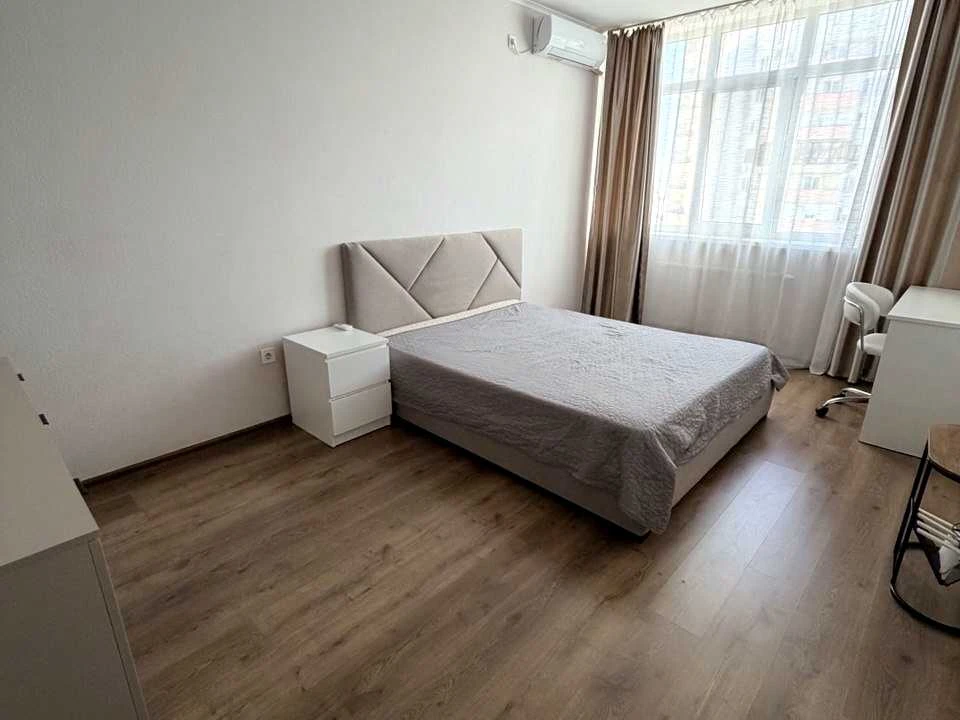Apartment. Oleńi Pčilky Street, Kyiv