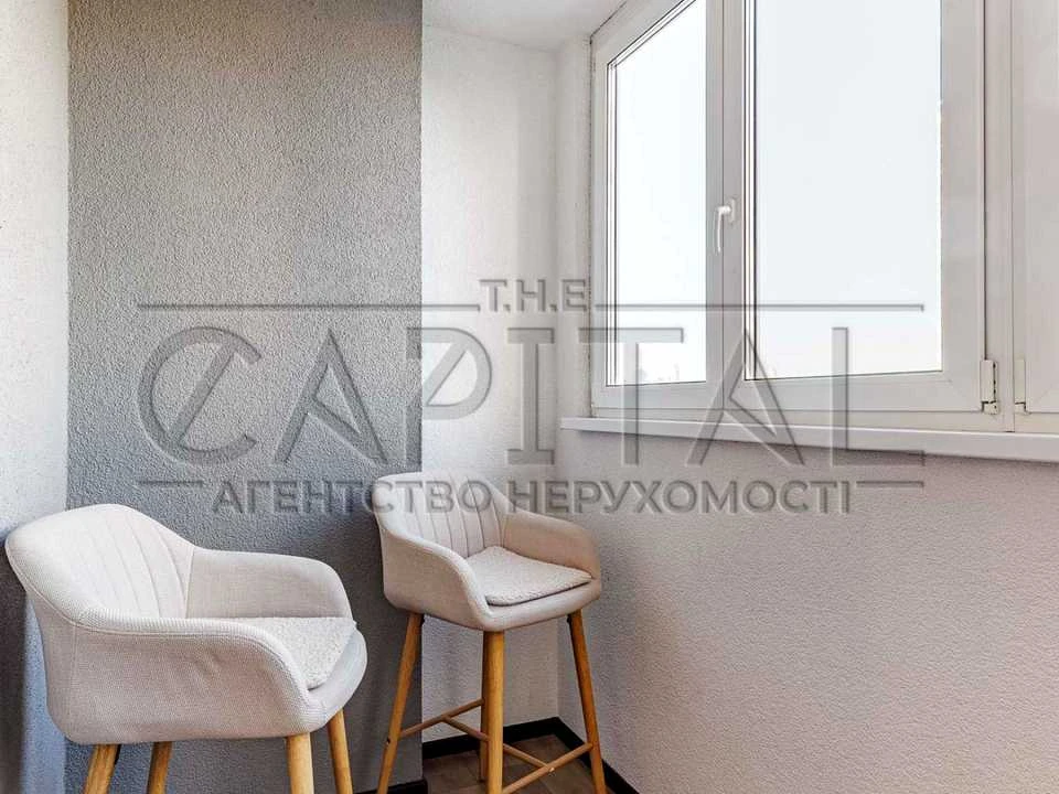 Apartment. Kyiv, Mykilsko-Slobidska St.