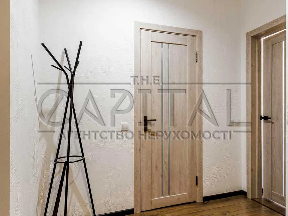 Apartment. Kyiv, Mykilsko-Slobidska St.