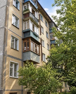 Продажа квартиры метро Дарница